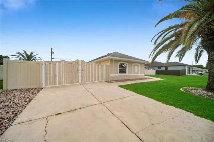 View of front of house with a front lawn