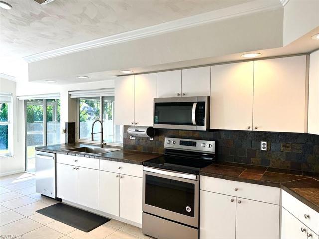 4543 Santiago LN, BONITA SPRINGS FL 34134