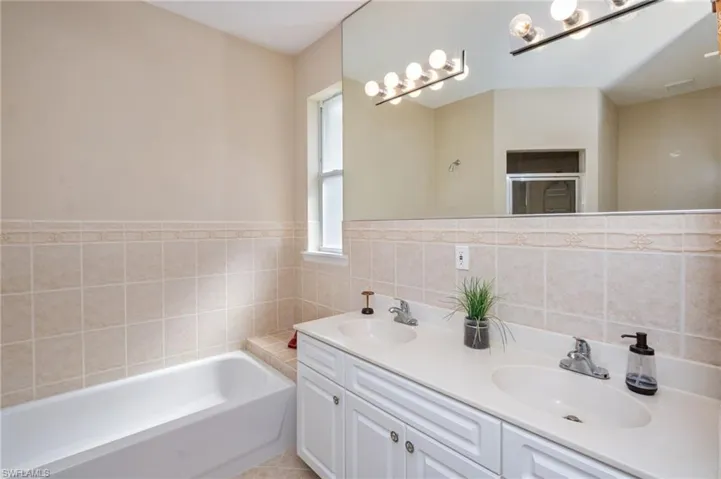 3720 52nd Ave Ne, Naples, Florida 34120