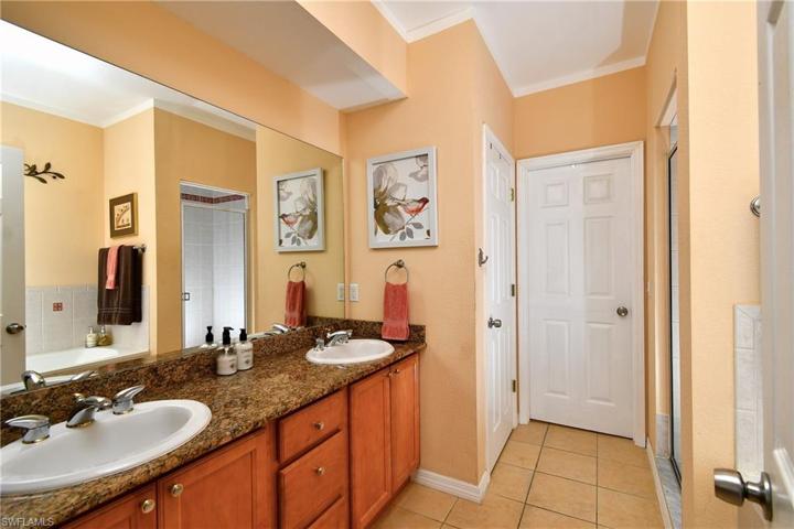 Double sinks and linen closet