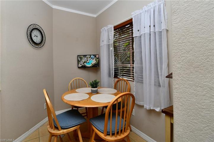 Nook dining area, TV included