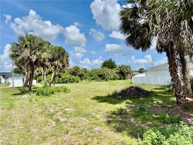 6016 Lindbrook Ave, Fort Myers, Florida 33905