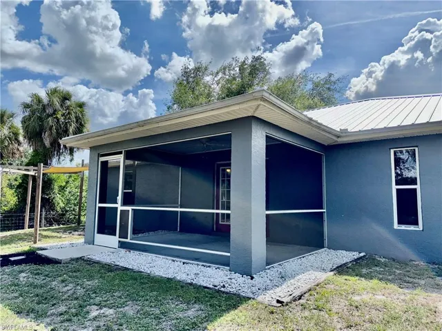 6016 Lindbrook Ave, Fort Myers, Florida 33905
