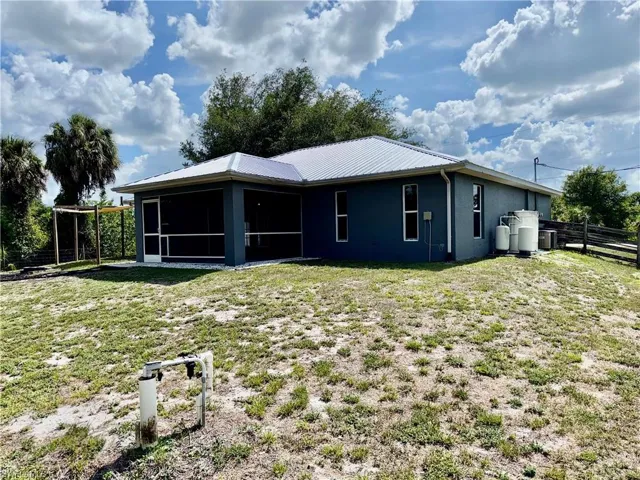 6016 Lindbrook Ave, Fort Myers, Florida 33905
