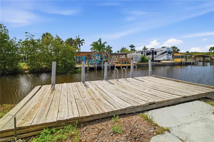 112  Cardinal  CT, Everglades City, FL 34141