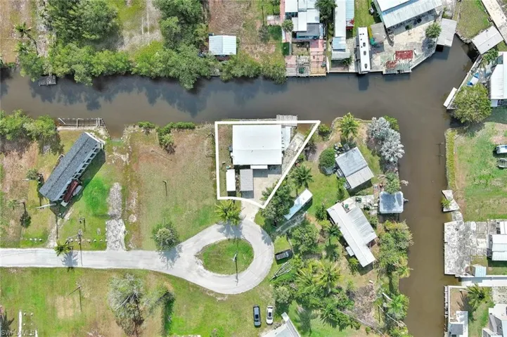 112  Cardinal  CT, Everglades City, FL 34141