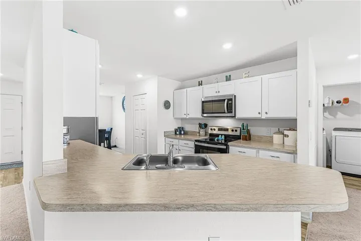 127 Nw 10th Ter, Cape Coral, Florida 33993
