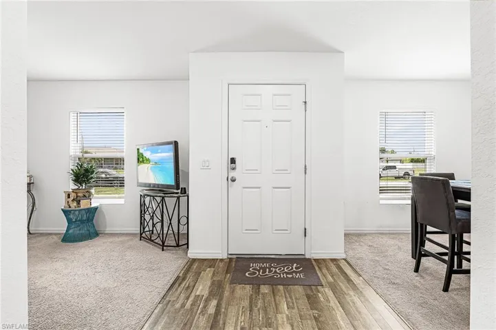 127 Nw 10th Ter, Cape Coral, Florida 33993