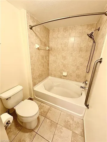Master Bath Garden Tub Water Closet View