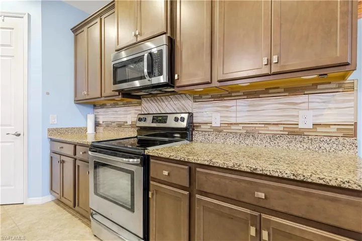 3188 Amadora Cir, Cape Coral, Florida 33909
