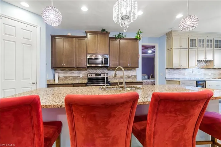 3188 Amadora Cir, Cape Coral, Florida 33909