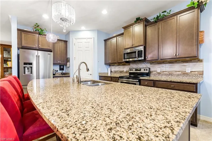 3188 Amadora Cir, Cape Coral, Florida 33909