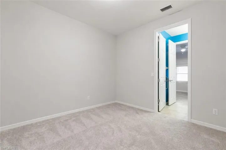 Virtually staged / decluttered