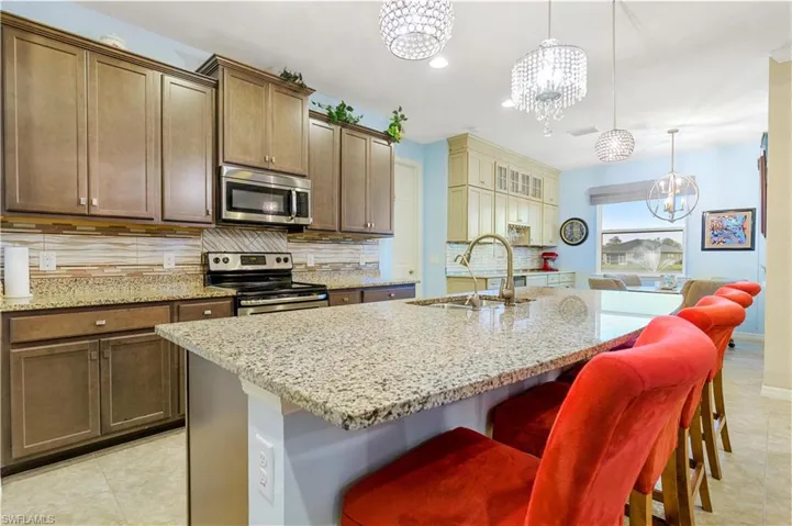 3188 Amadora Cir, Cape Coral, Florida 33909