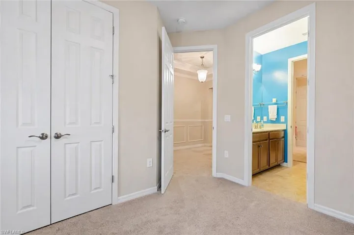 Virtually staged / decluttered