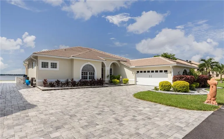 15475 Admiralty Cir, North Fort Myers, Florida 33917