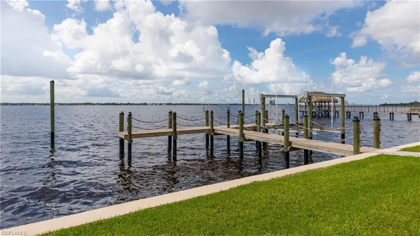 15475 Admiralty Cir, North Fort Myers, Florida 33917