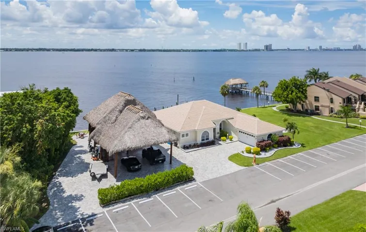 15475 Admiralty Cir, North Fort Myers, Florida 33917
