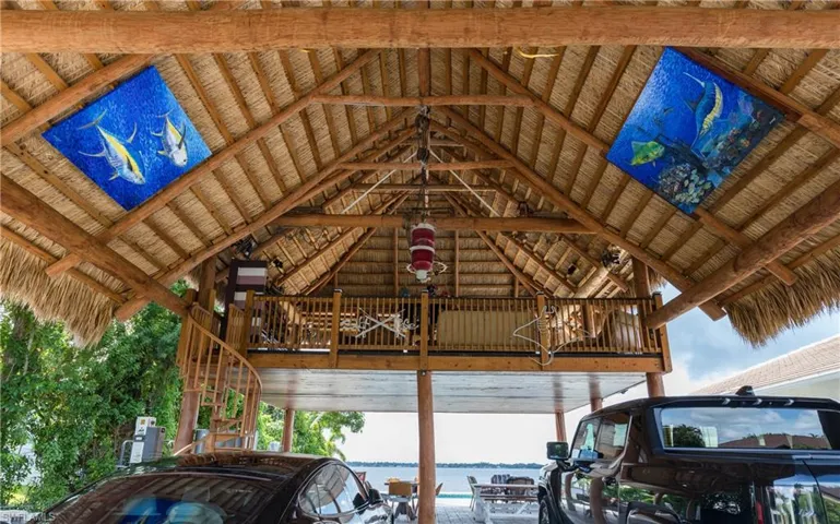 Tiki Hut