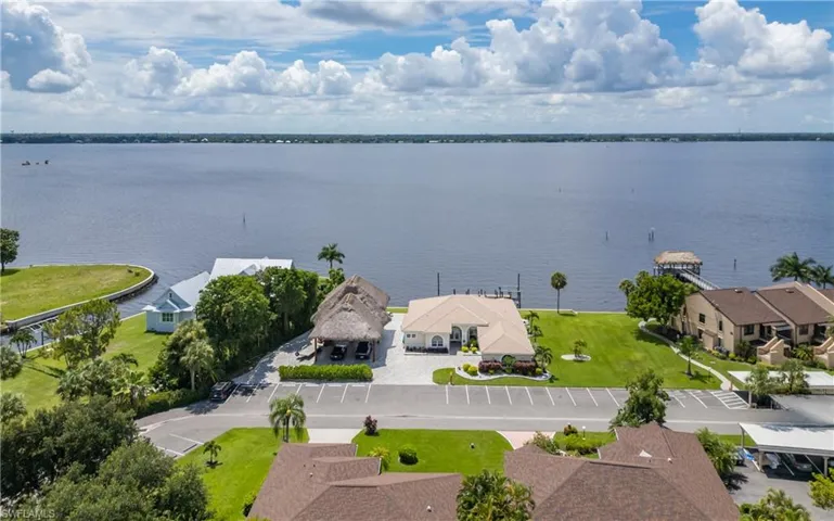 15475 Admiralty Cir, North Fort Myers, Florida 33917