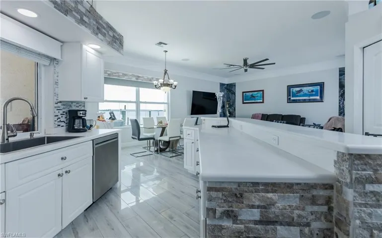 15475 Admiralty Cir, North Fort Myers, Florida 33917