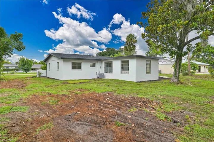 26 Maple Ave N, Lehigh Acres, Florida 33936