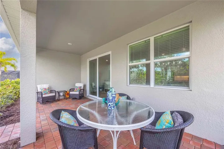 382  Deauville  LOOP, Naples, FL 34114