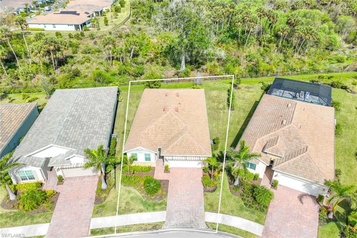 382  Deauville  LOOP, Naples, FL 34114