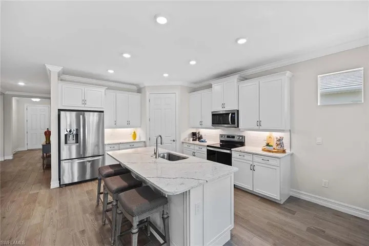 382  Deauville  LOOP, Naples, FL 34114