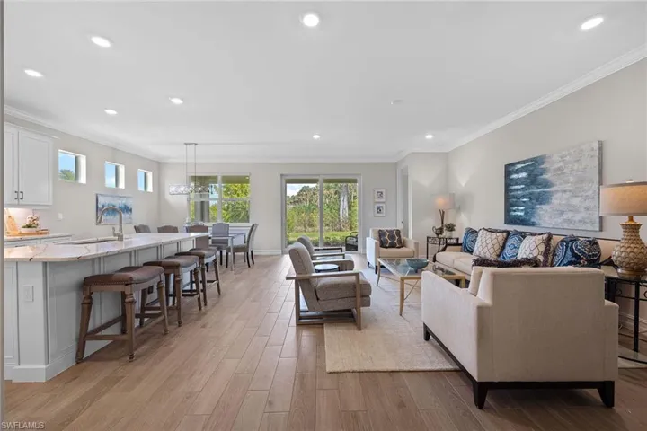 382  Deauville  LOOP, Naples, FL 34114
