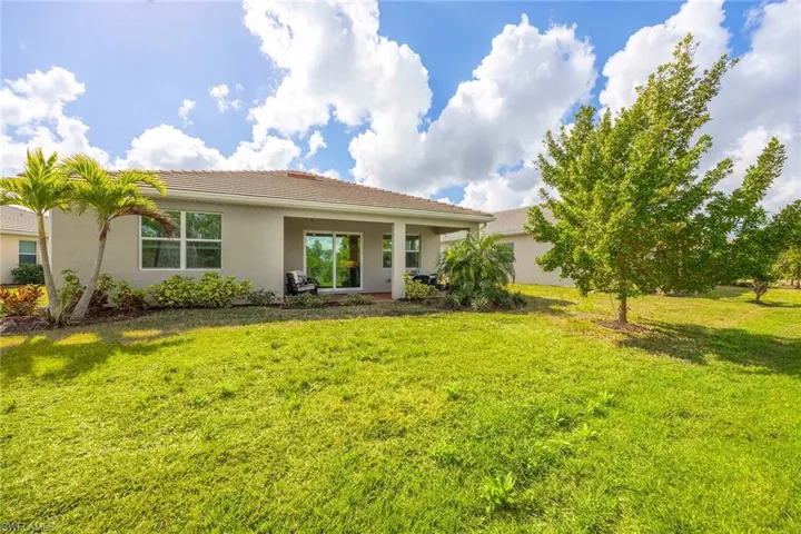 382  Deauville  LOOP, Naples, FL 34114