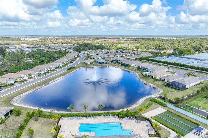 382  Deauville  LOOP, Naples, FL 34114