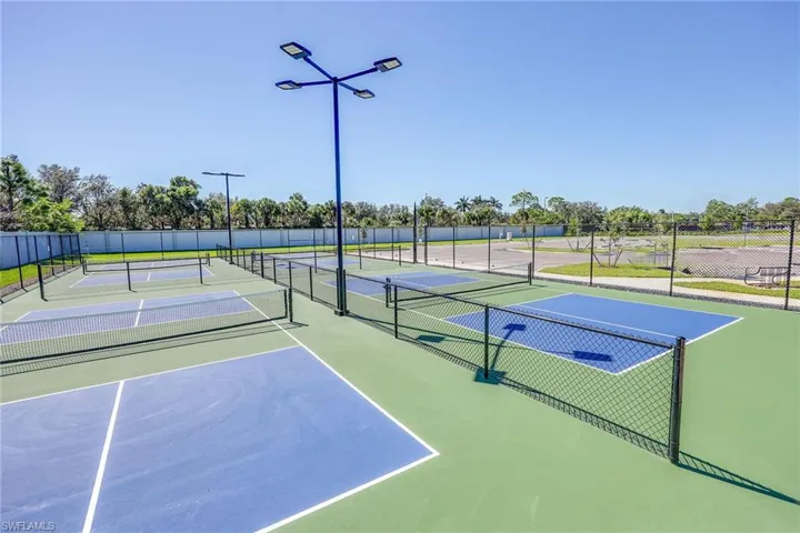 382  Deauville  LOOP, Naples, FL 34114