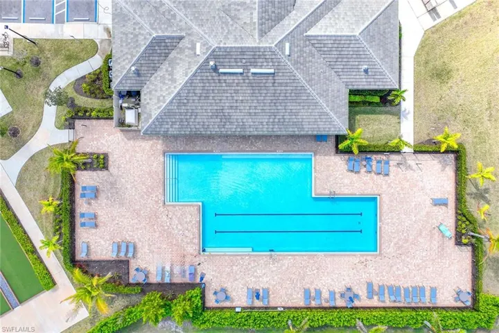 382  Deauville  LOOP, Naples, FL 34114
