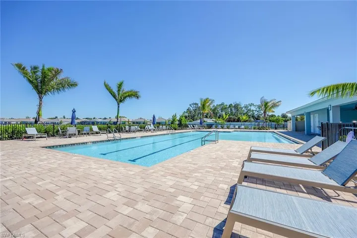 382  Deauville  LOOP, Naples, FL 34114