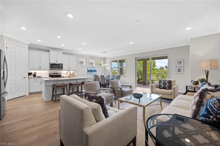 382  Deauville  LOOP, Naples, FL 34114