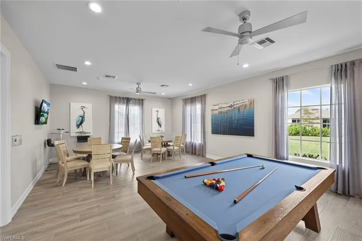 382  Deauville  LOOP, Naples, FL 34114