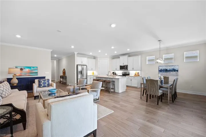 382  Deauville  LOOP, Naples, FL 34114
