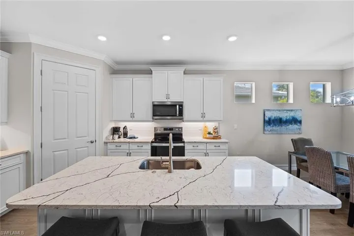 382  Deauville  LOOP, Naples, FL 34114