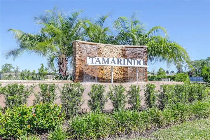 382  Deauville  LOOP, Naples, FL 34114