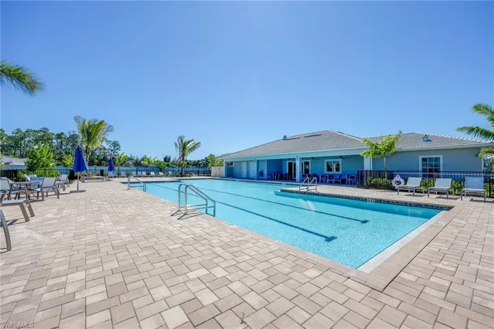 382  Deauville  LOOP, Naples, FL 34114