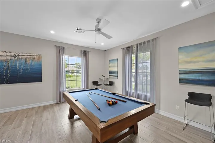 382  Deauville  LOOP, Naples, FL 34114