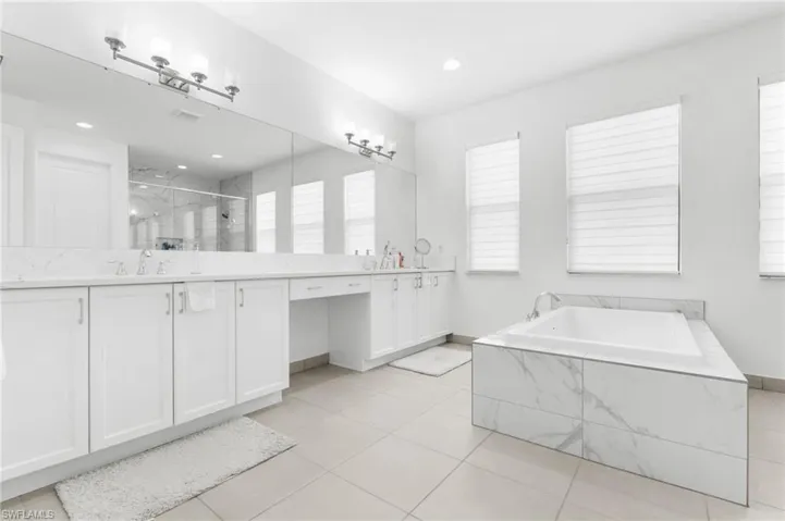 20557 Fair Oak Ln, Estero, Florida 33928