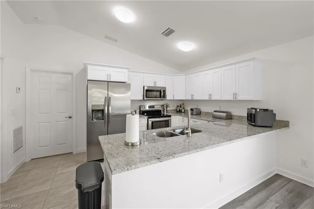 2620 7th PL, Cape Coral, FL 33909,2025000239