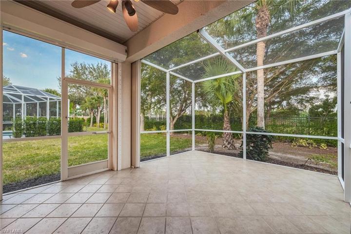 Huge extended screened in lanai.