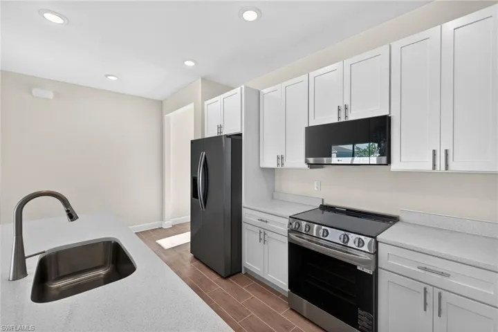 1902 Nw 19th Ave, Cape Coral, Florida 33993