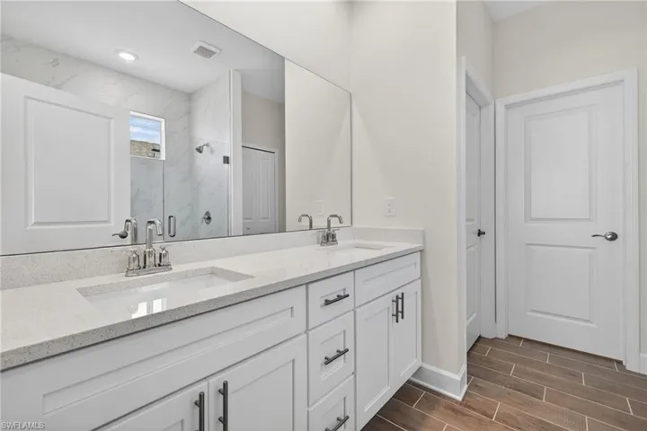 1902 Nw 19th Ave, Cape Coral, Florida 33993