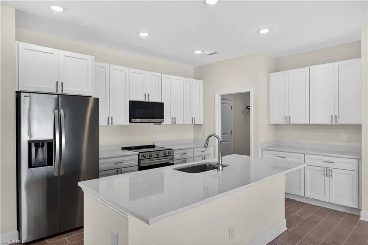 1902 NW 19th  AVE, Cape Coral, FL 33993