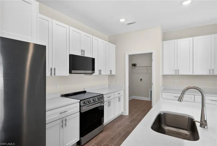 1902 Nw 19th Ave, Cape Coral, Florida 33993