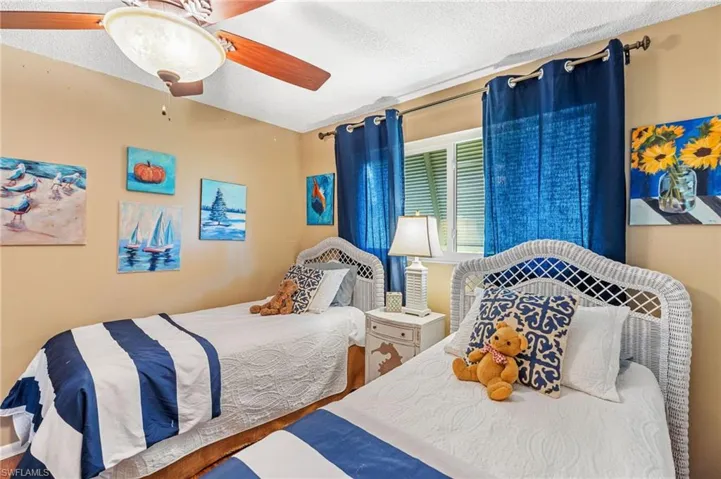 2nd bedroom
